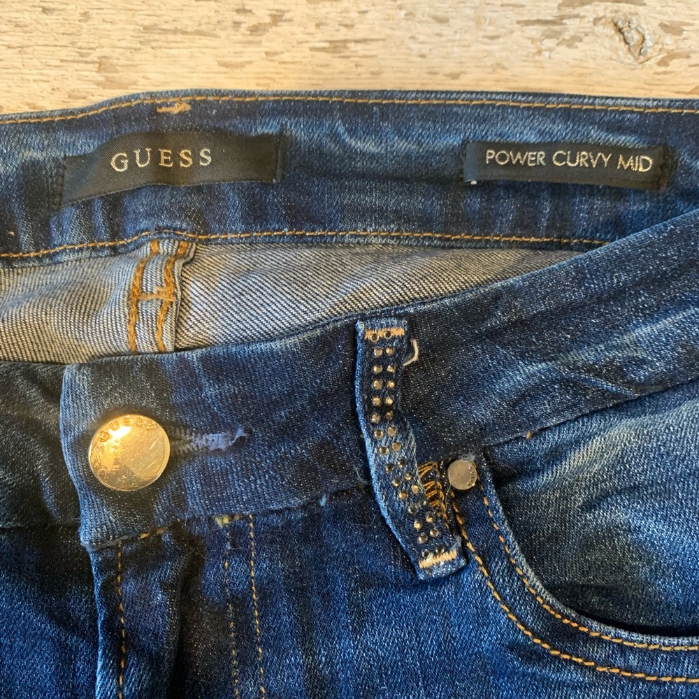 Guess | Los Angeles Power Curvy Mid Jeans - Picture 4 of 9